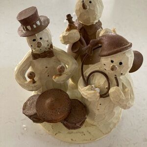 Flurryville collection Yuletide Tunes figurine